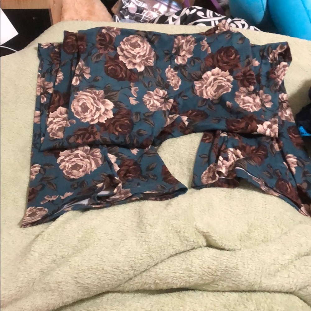 Poof brand bellbottom leggings